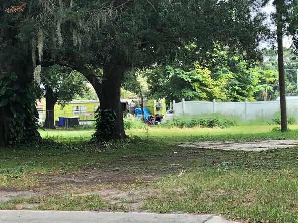 2457 N Beaumont Ave, Kissimmee, FL 34741